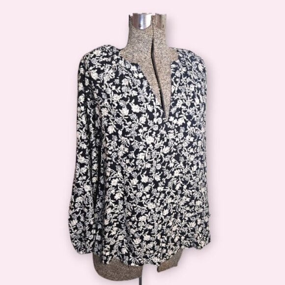 Old Navy Tops - Old Navy Black Floral Long Sleeve Blouse sz Large